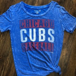 Distressed Chicago Cubs tee